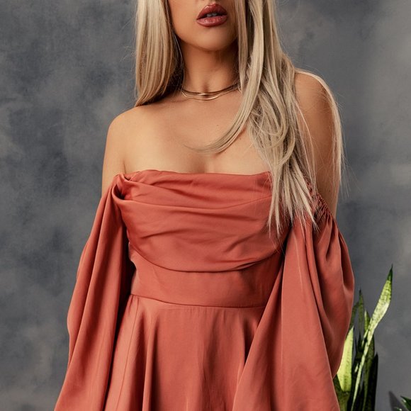 Square Neck Bubble Sleeves Layered Romper. barbiecore - Picture 6 of 10